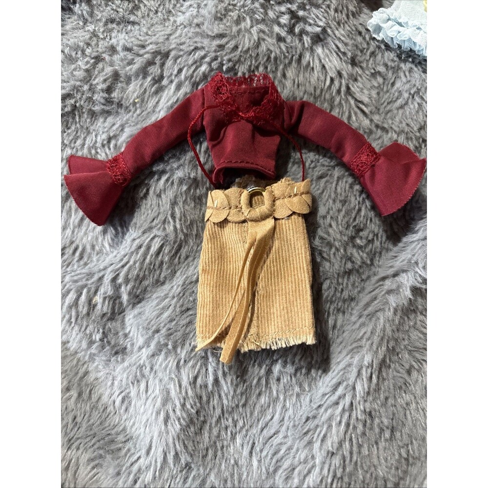 Bratz Funk Out Nevra 2004 Full Outfit Burgundy Top Brown Skirt MGA Entertainment